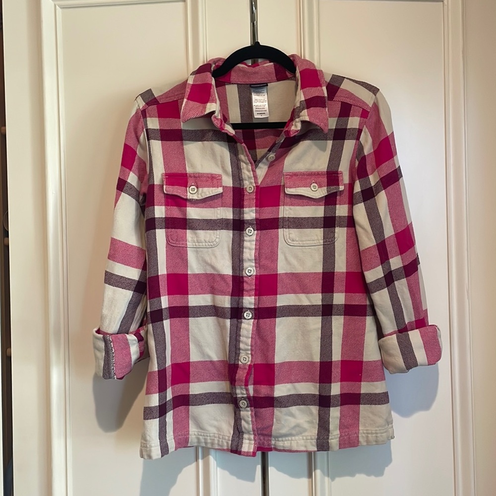 Pink plaid Patagonia flannel button down